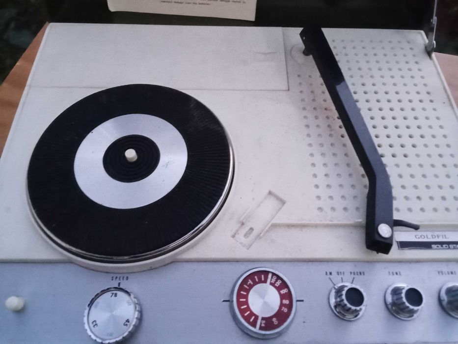 Gramofone Portátil e Discos Usados Antigo Coleção