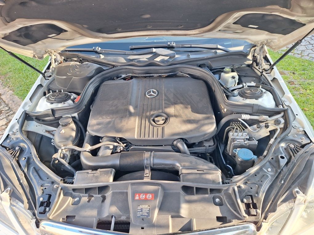 Mercedes-Benz E250 Avantgarde Automático