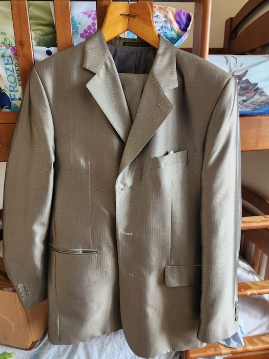 Неймовірно гарна, ніжна весільна сукня, костюм нареченого