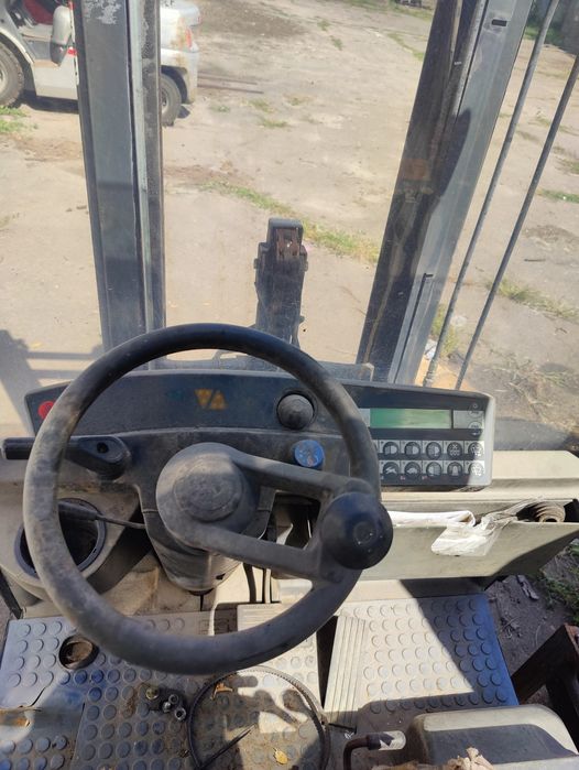 Навантажувач погрузчик кара