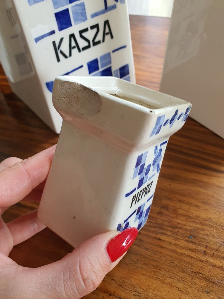 Stare pojemniki fajansowe / Chodzież/S. Mańczak
