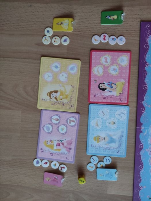 Gra planszowa Królowa Balu firmy Trefl