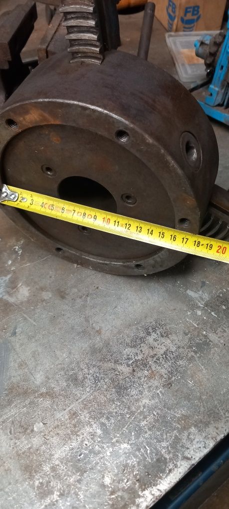 Uchwyt tokarki 200 mm