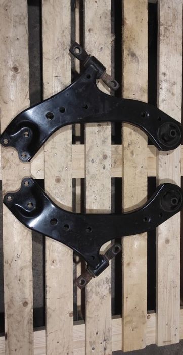 Рычаг левый нижний передний Toyota Camry v70 18-