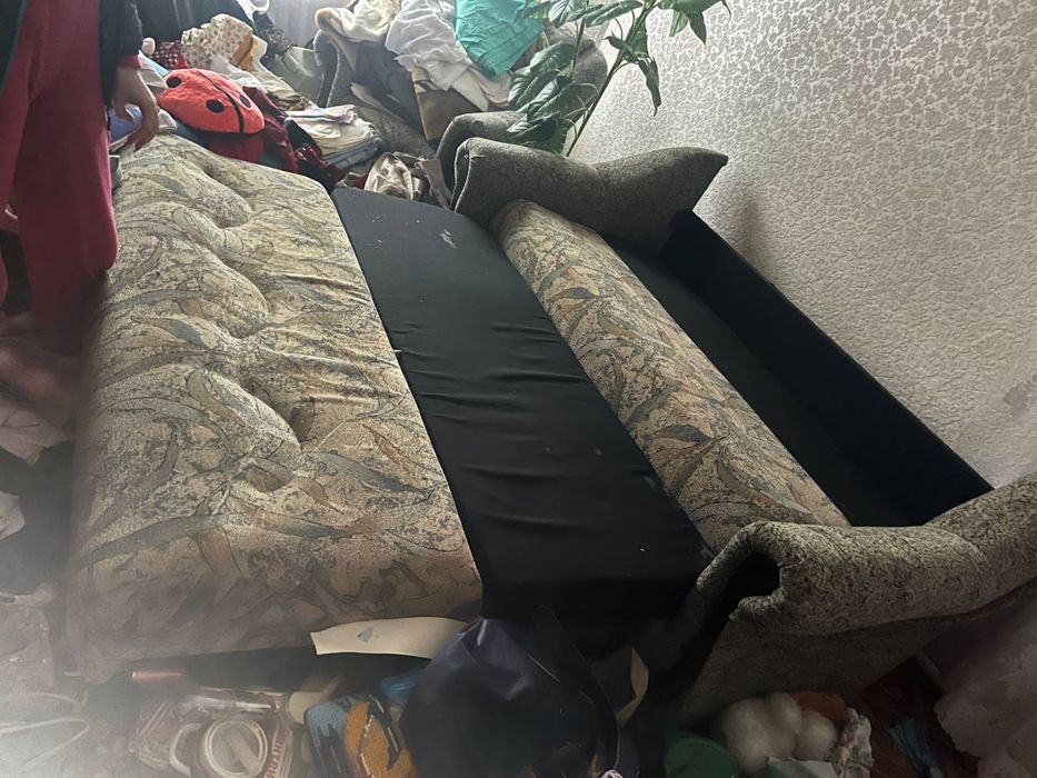 Диван з кріслом продам