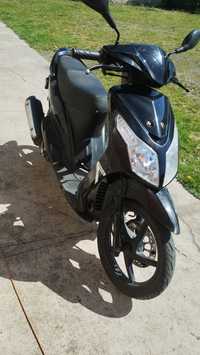 Sprzedam skuter 125cc i motor 125cc sym niske przebiegi !!