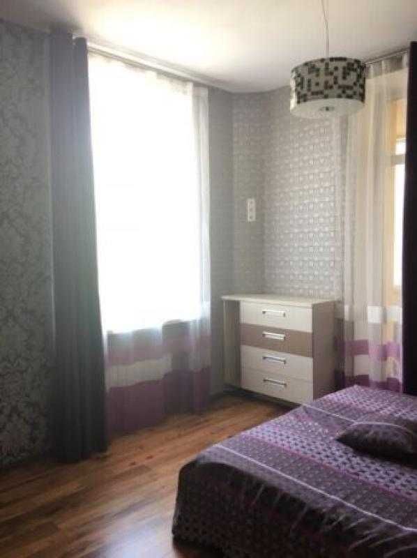 Продам 2-кімнатну квартиру в сталінці