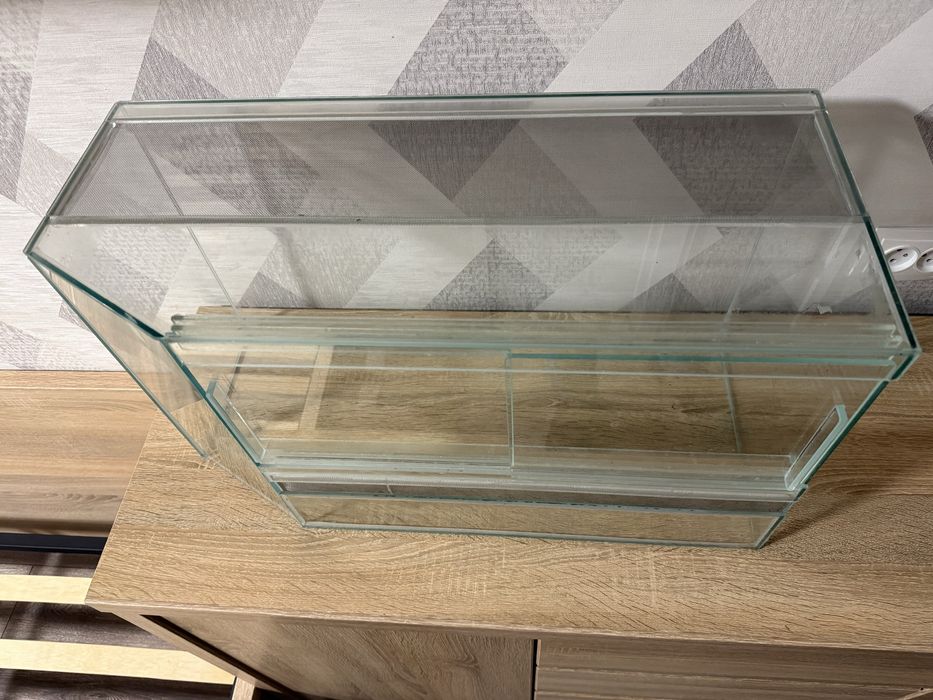 Продам тераріум.