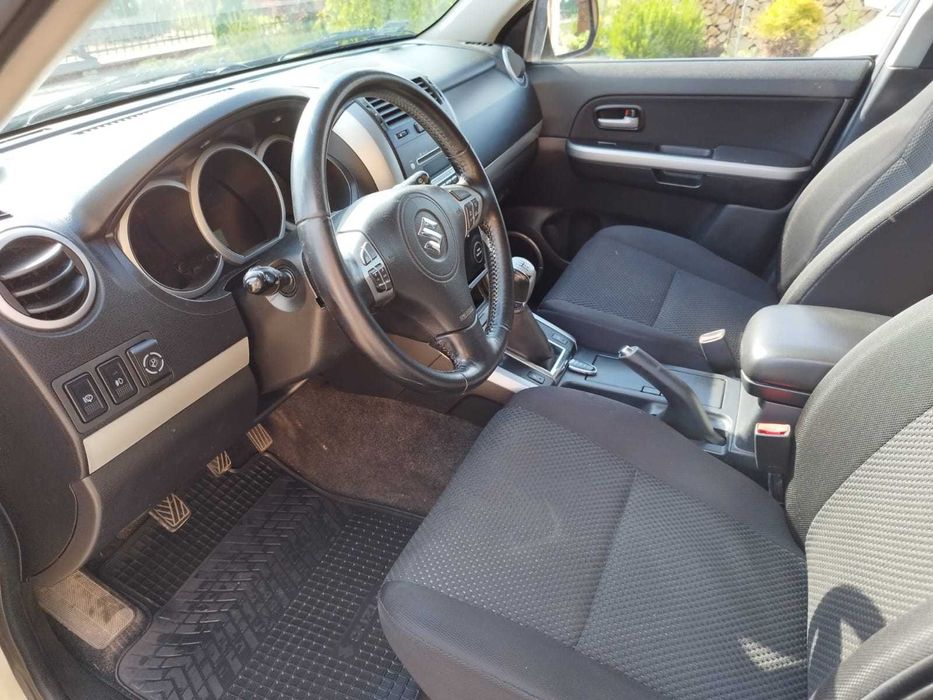 Suzuki Grand Vitara II 2.4 b+g