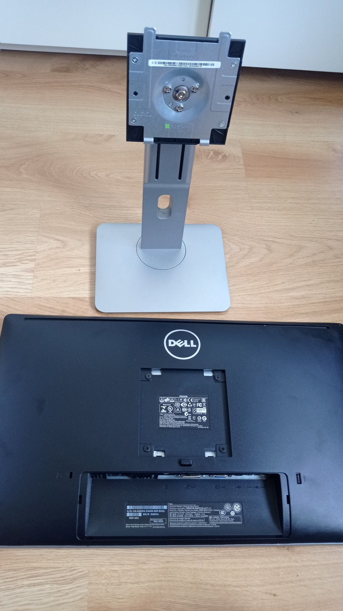 Monitor 23 cale Dell P2314HT VGA DVI Display Port USB do szkoły pion