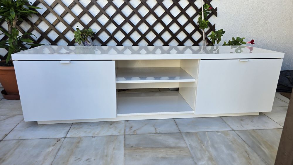 Aparador TV Ikea bom estado