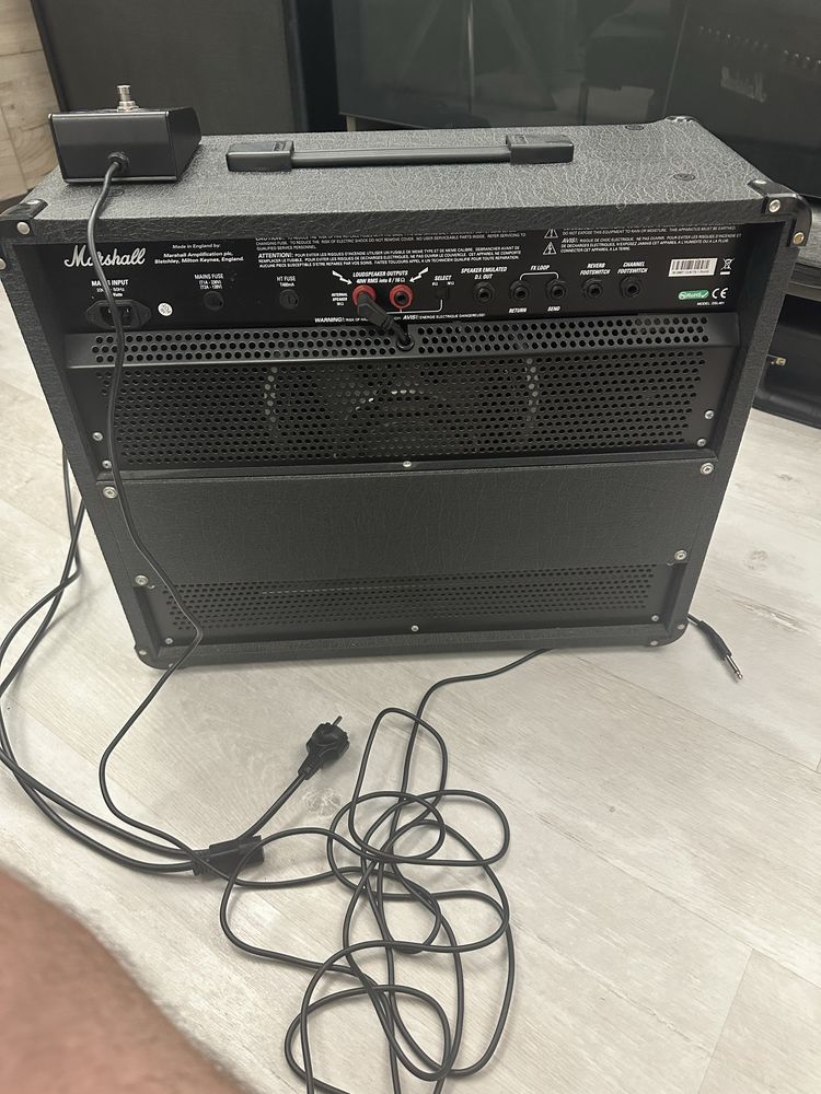 Marshall JCM 2000 DSL 401