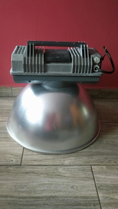 kolekcja, stara lampa przemysłowa mazda, lampa retro, żarówka sodowa