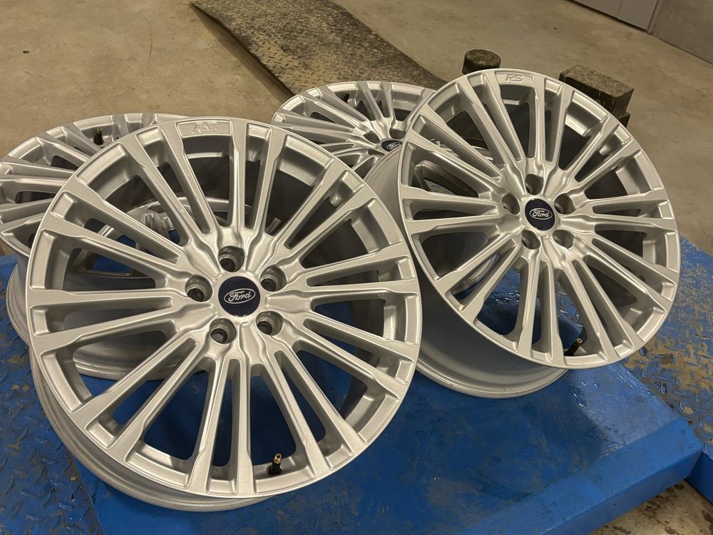 5x108 19 Ford Focus RS Mondeo Kuga Puma S-Max