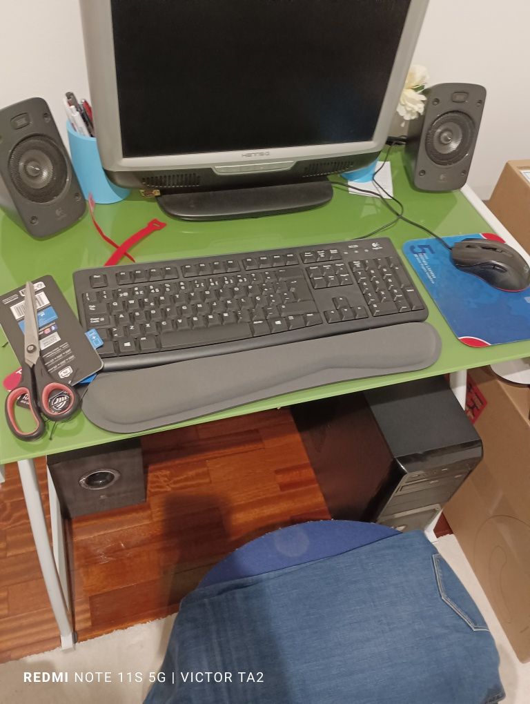 Secretária escritório