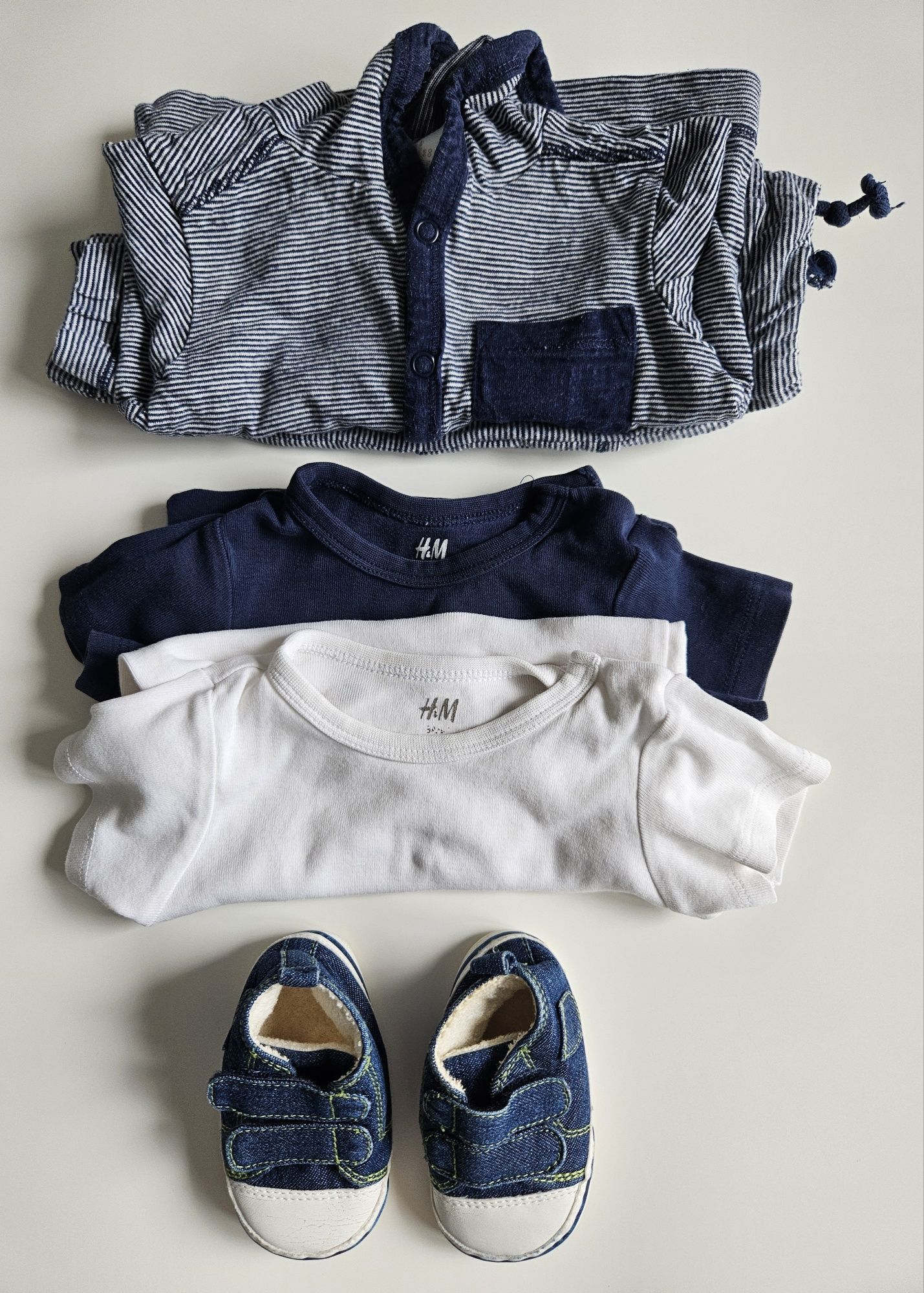 Komplet, zestaw niemowlęcy; bluza, spodnie i 2  x body; 68; H&M