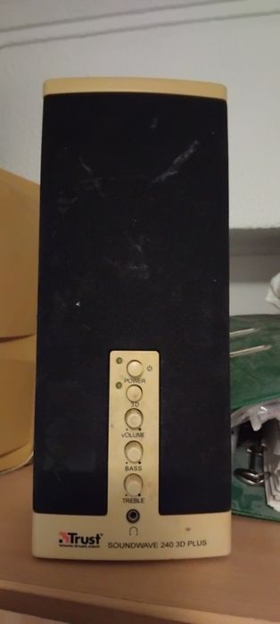 Coluna de computador  trust