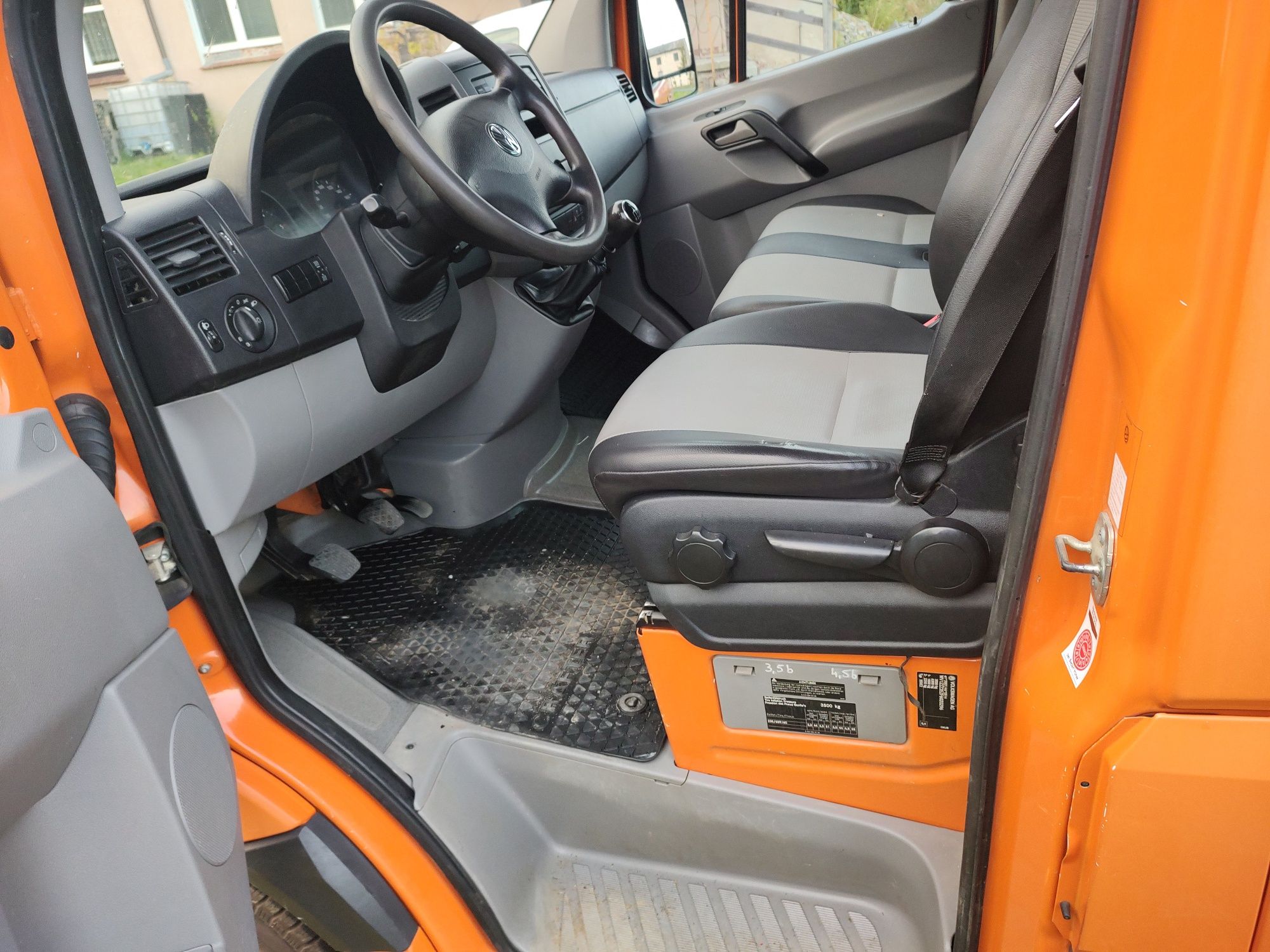 VW Crafter 6-os.163KM.org km.