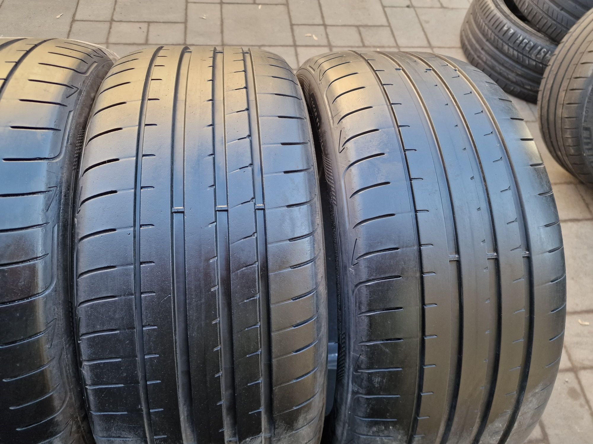Летняя резина 265/40 R21 Goodyear