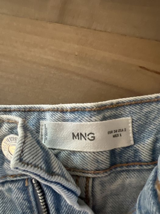 Джинсові шорти майже нові