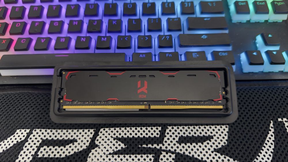 IRDM DDR4 2400 MHz 8GB