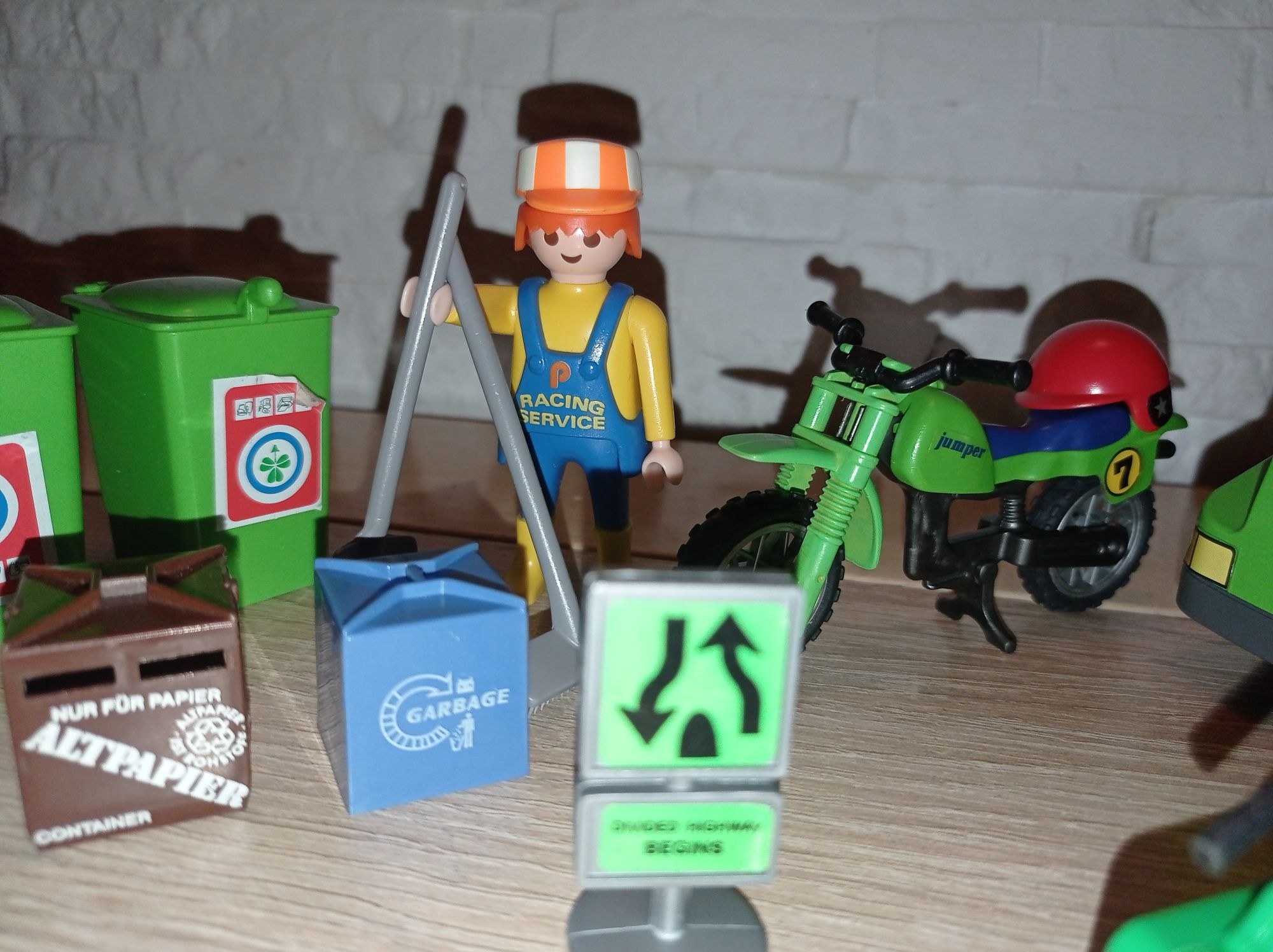 Playmobil zamiatarka uliczna+ 2 pracowników_kosze_motor