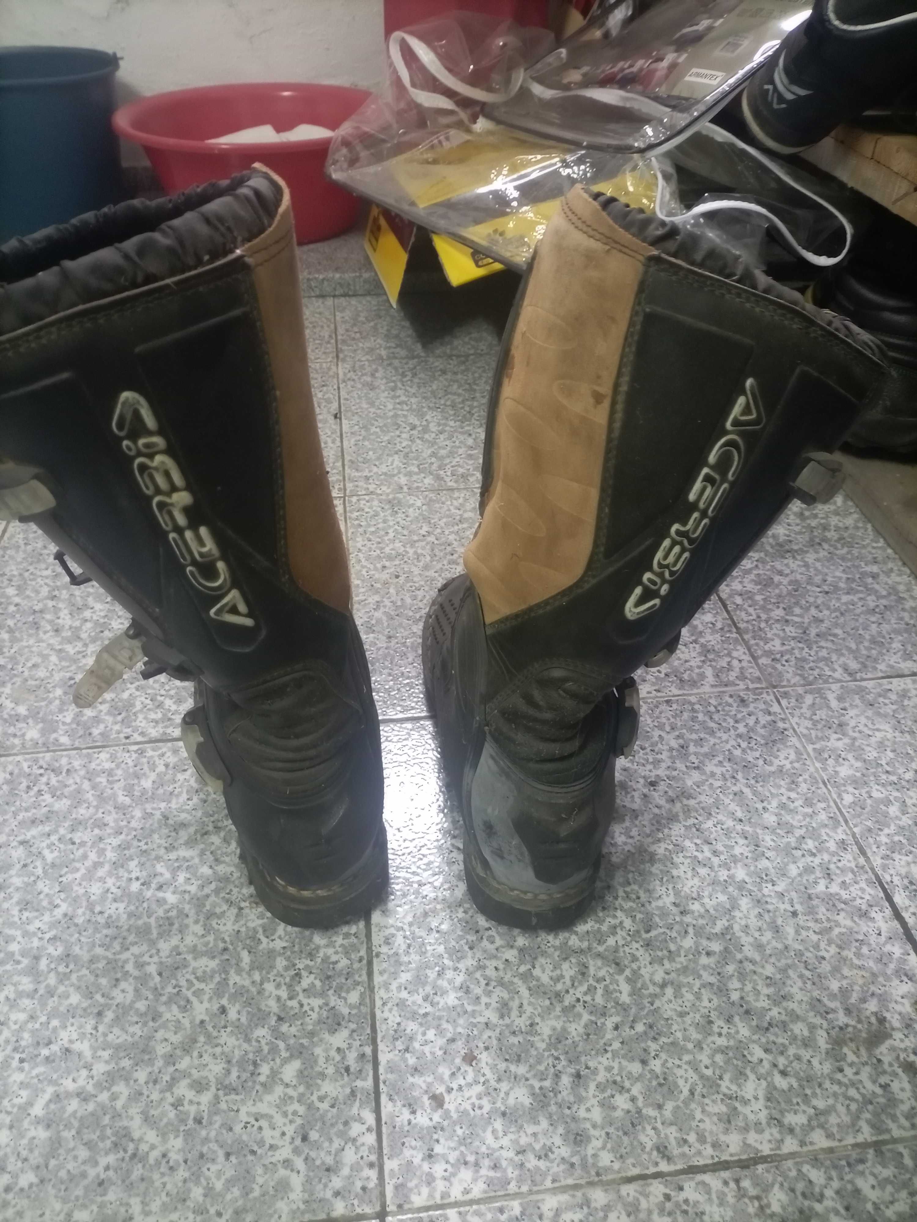 Vendo botas para mota de campo