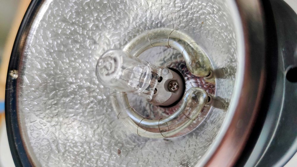 Студійне світло зі спалахом Blazzeo Swift 250 Pro Studio Lighting