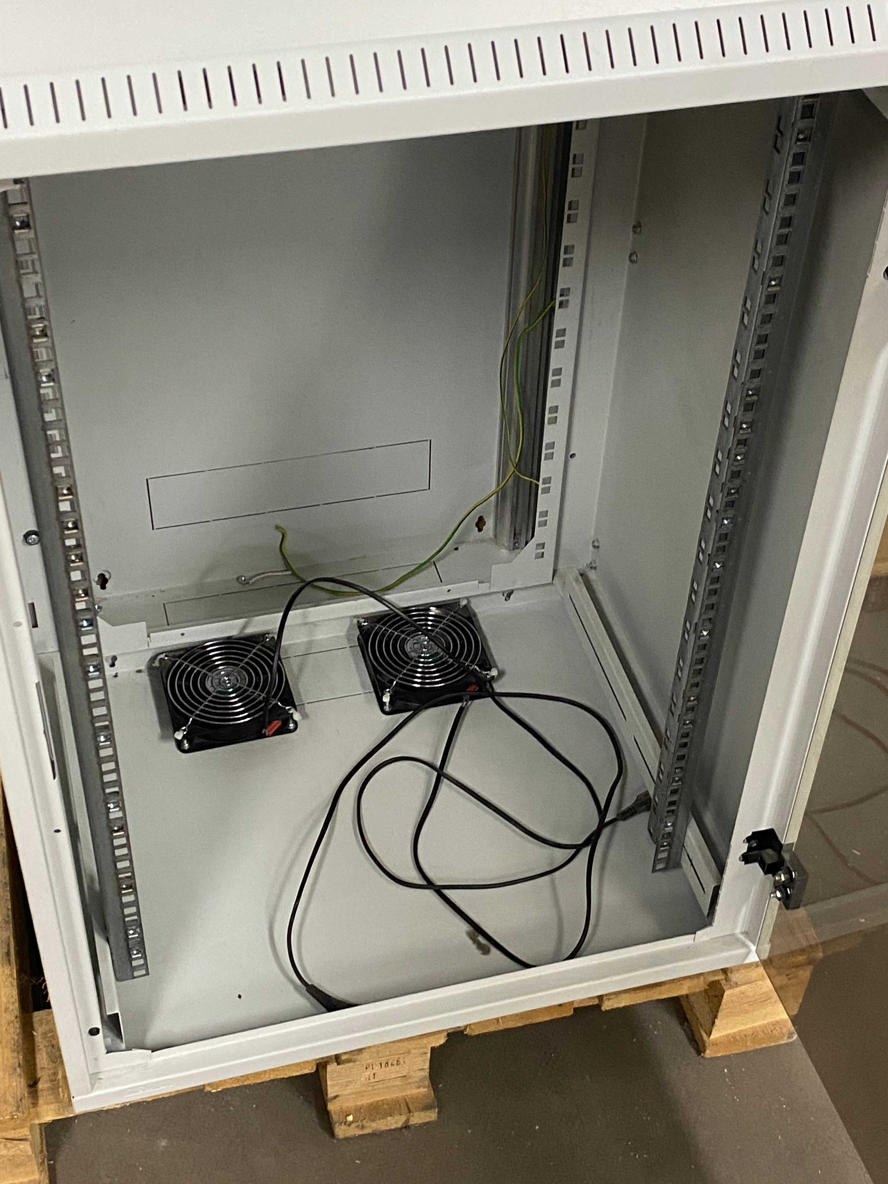 Szafa serwerowa wisząca rack 19" 18U dzielona Triton