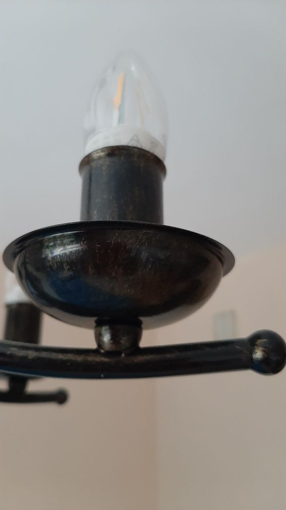 Zyrandol  lampa wiszaca Luca na lancuchu  swiece 6szt jak nowy. Z tej