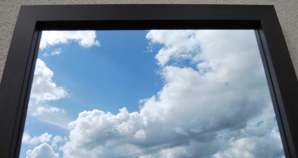 Espelho Alto de Parede com Moldura em Madeira – 0,59 x 1,60 m