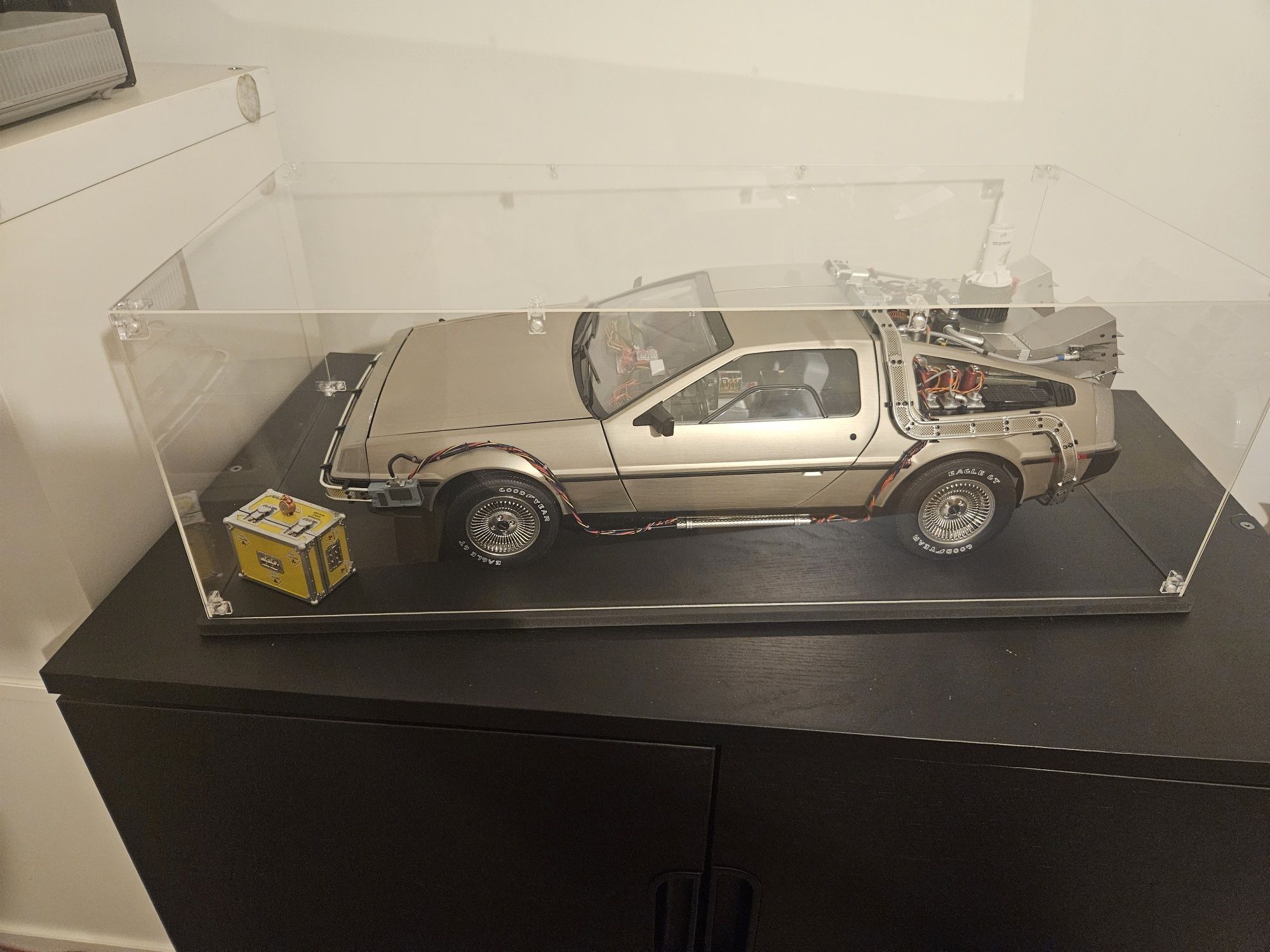 Carro delorean Regresso ao Futuro | escala 1:8