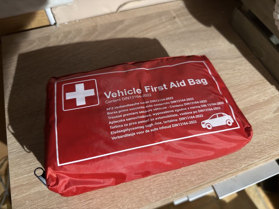 Apteczka samochodowa nowa