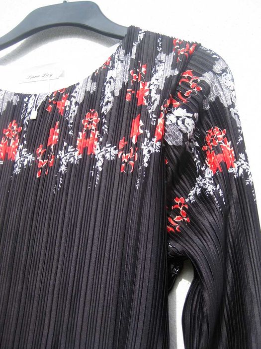 Красивое плиссированное длинно чёрное платье с цветами Linna Ling XL L