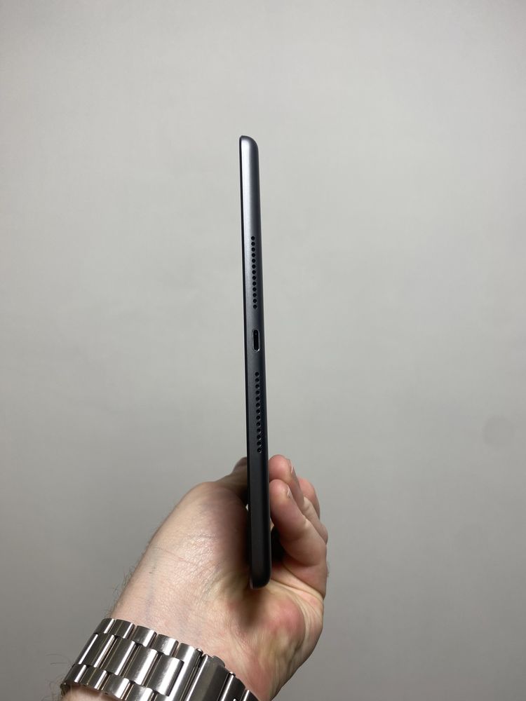 Apple Ipad 10.2 2021 акб93% Apple pencil в идеальном состоянии