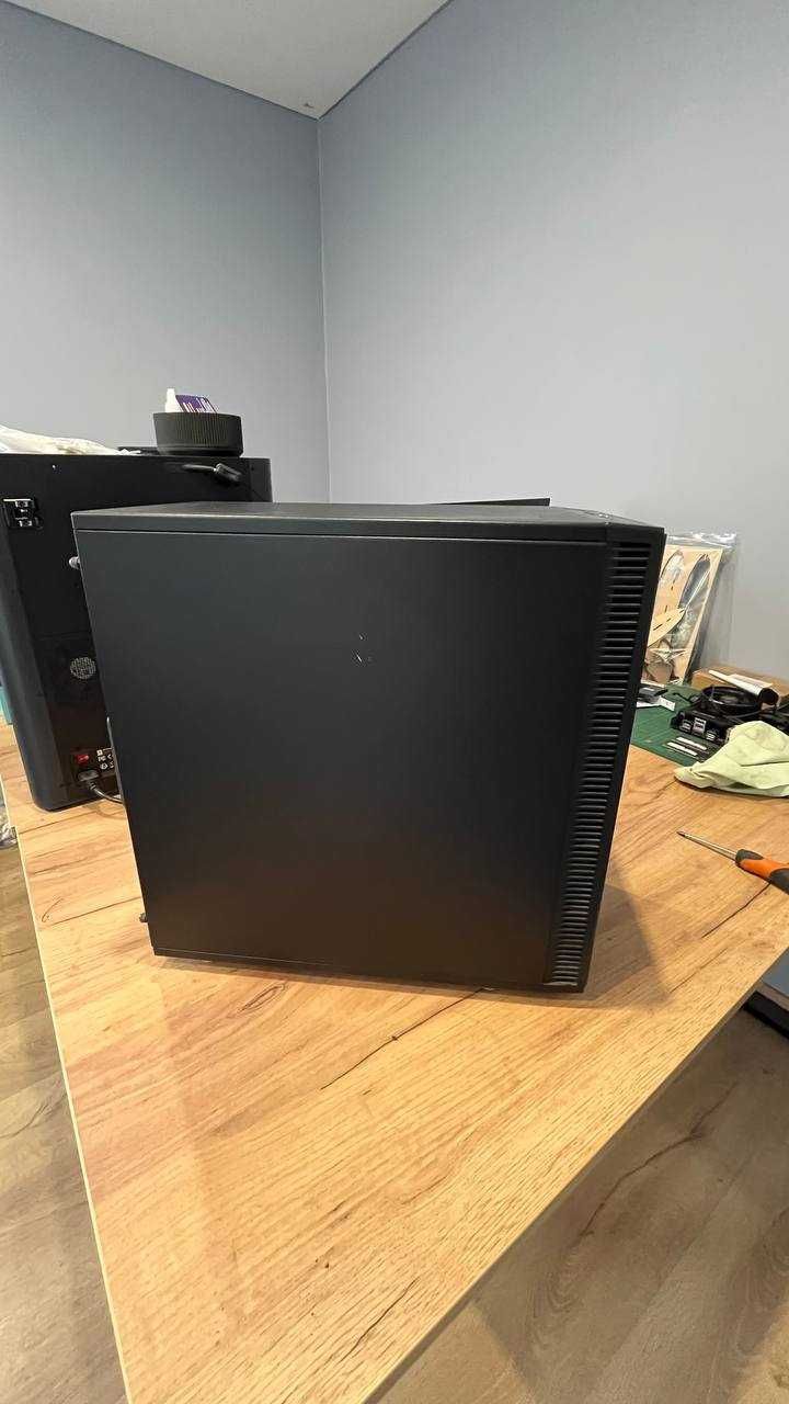 Компьютерный корпус Fractal Design Define Mini C Black