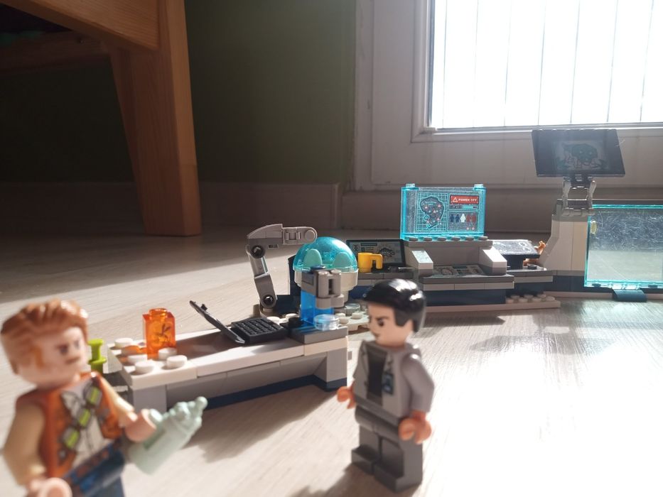 LEGO Jurassic World 75939 Laboratorium doktora Wu