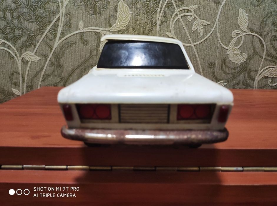 Продам игрушка Жигули большая