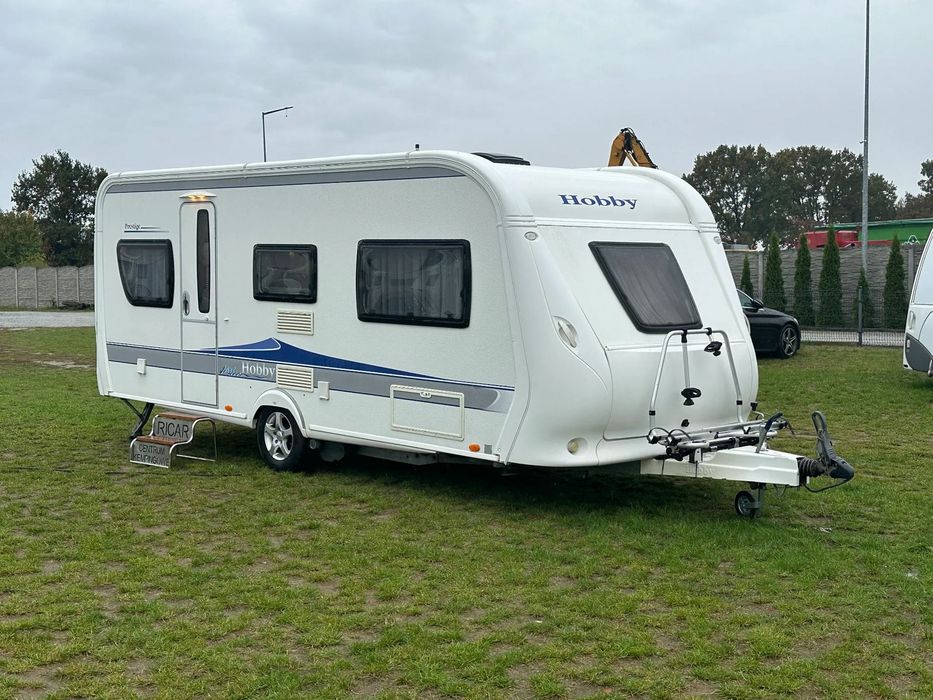 Hobby 540 UL PRESTIGE z przedsionkiem i napędem. DMC 1600 kg.  Przyczepa po dużym serwisie z fakturą i gwarancją.