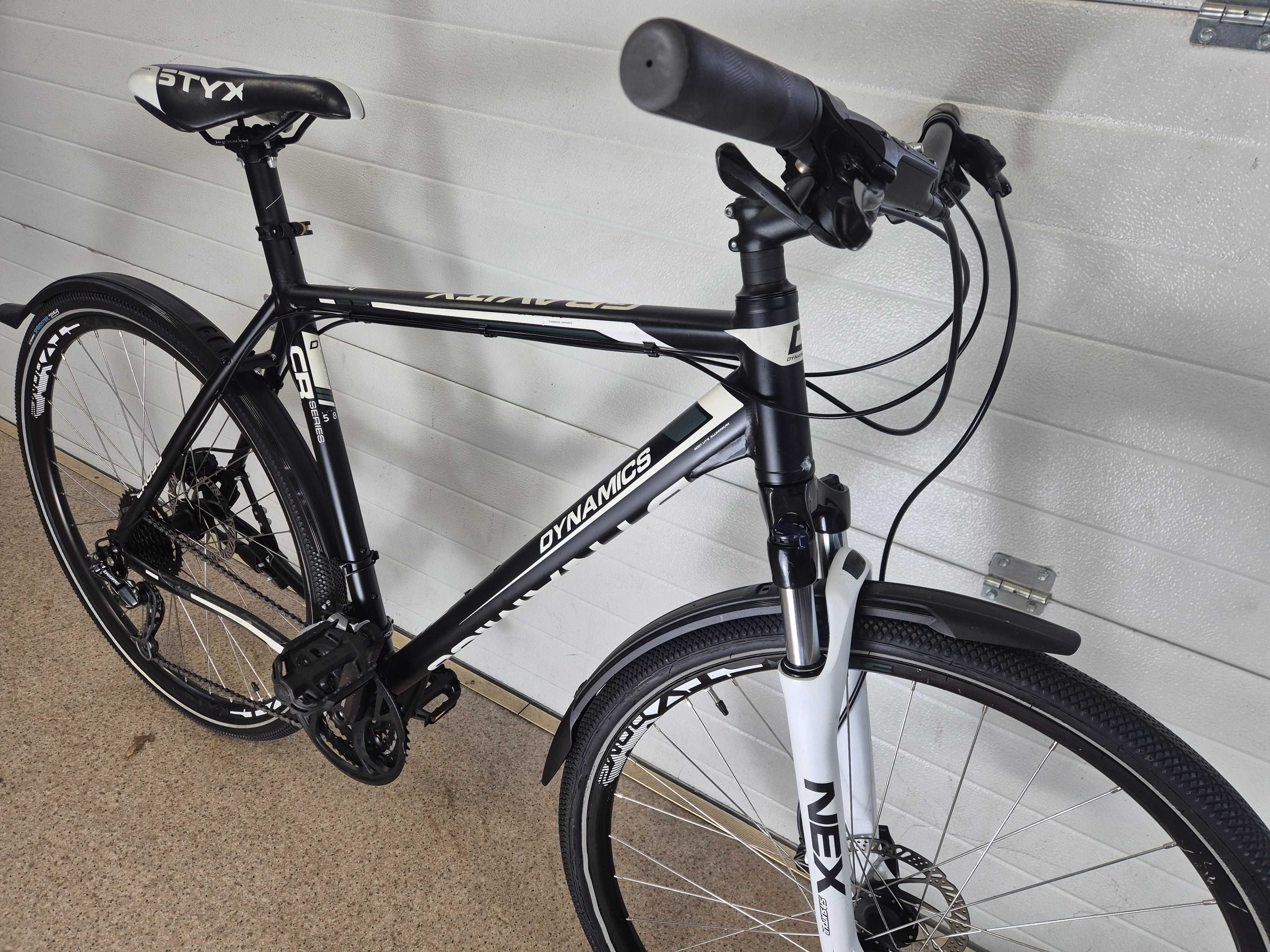 Cross Dynamics cross Gravity r. 58 cm Deore 3x9