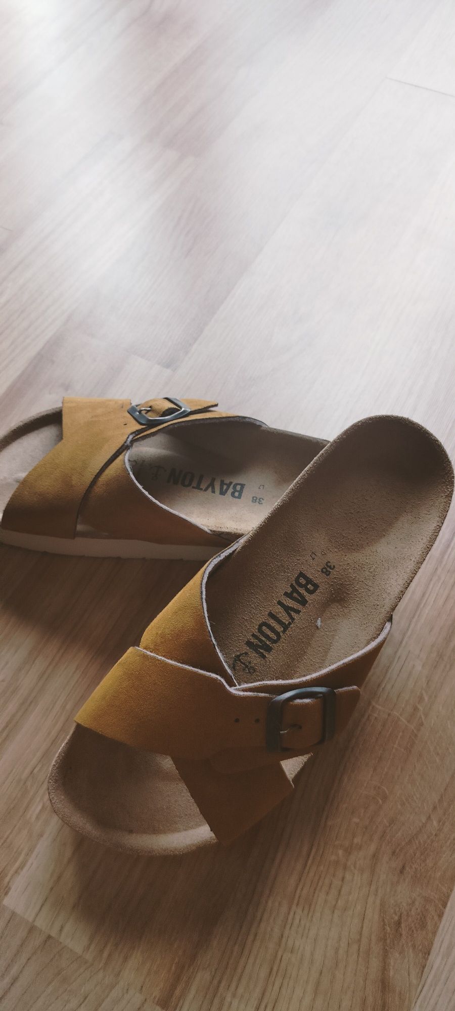 Klapki baryton nowe 38