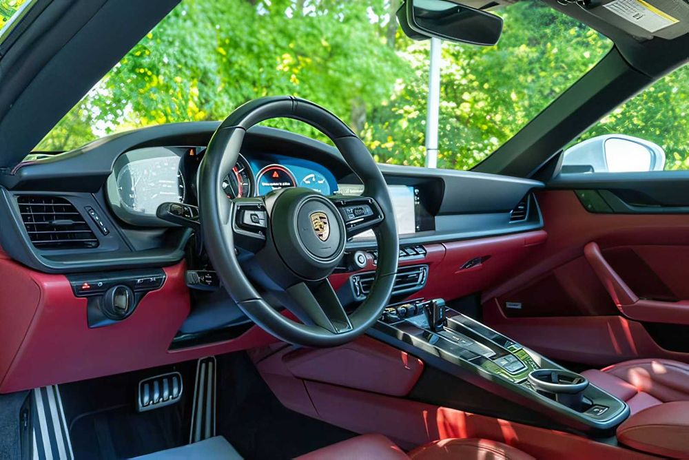 Porsche 911 Carrera      2022