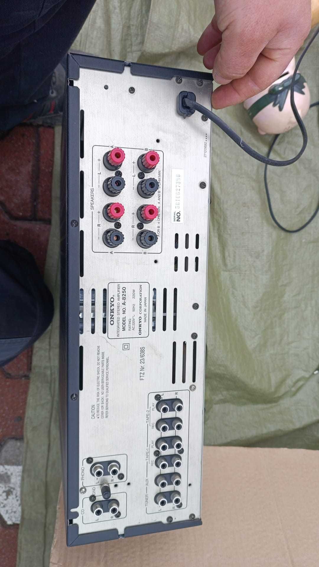Wzmacniacz Onkyo A-8250/Cena Do Negocjacji