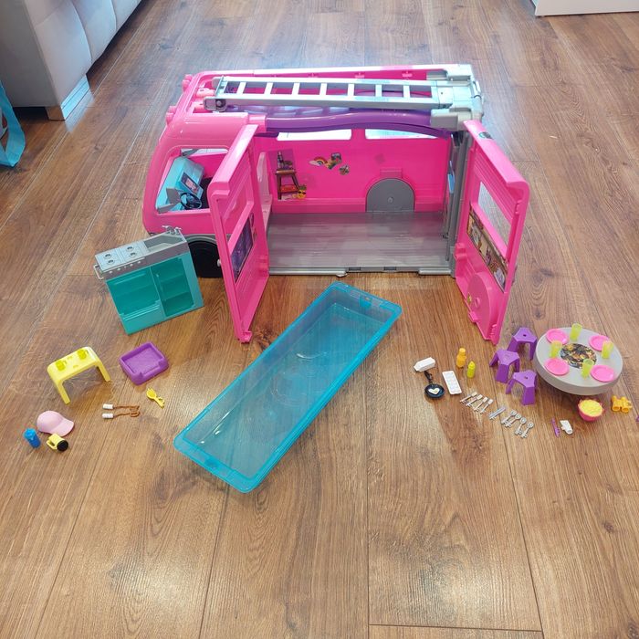Barbie Kamper + akcesoria
