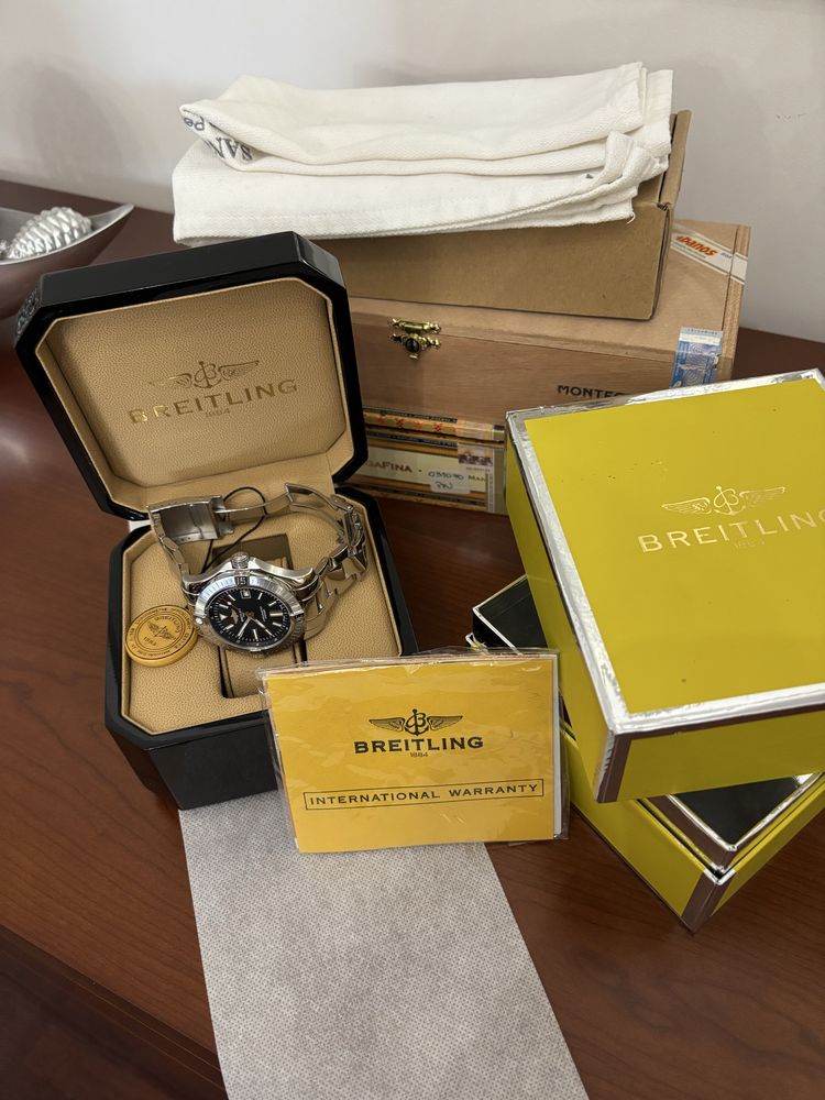 Breitling AVENGER
