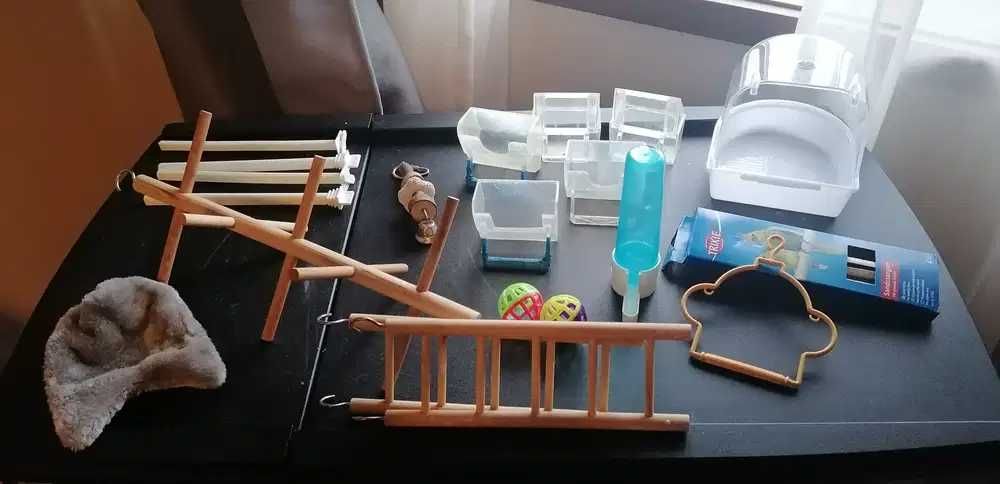 Gaiola pássaros com coberturas e acessórios extra
