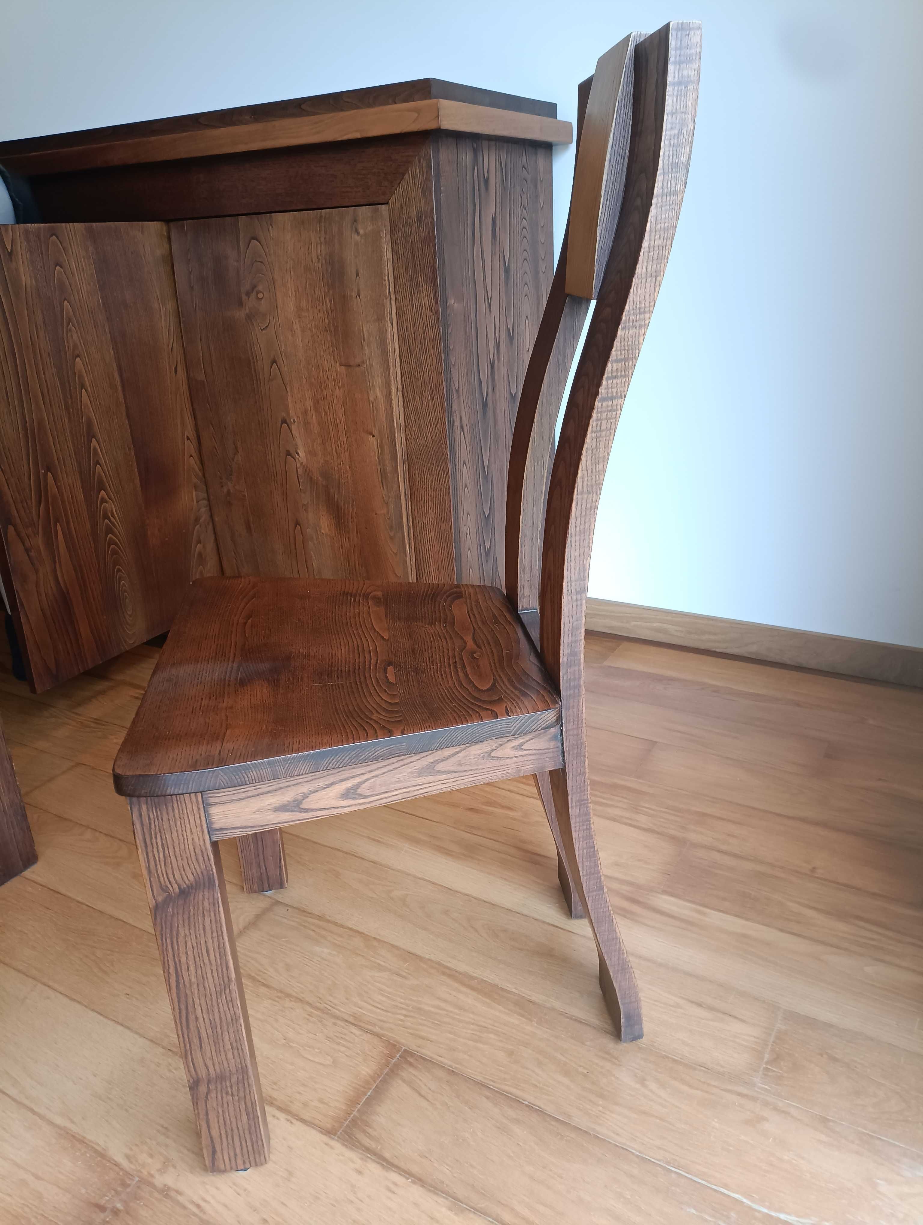 Mesa e cadeiras em carvalho maçico