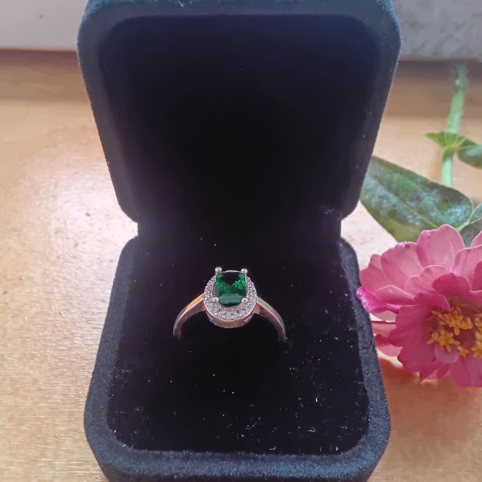 Anel em Prata com Esmeralda Natural – Feito à Mão em Tisnit