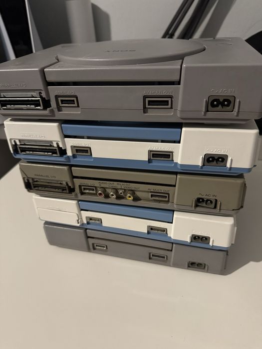 5 konsol Playstation 1 w zestawie