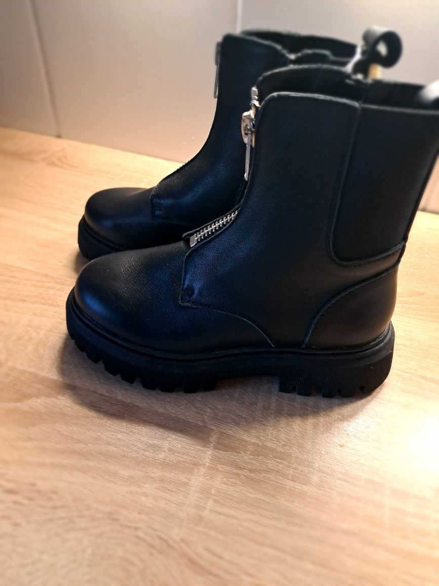 Skórzane Nowe buty botki Reserved 32